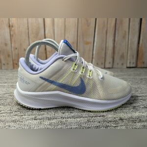 Nike Quest 4 in "Summit White/Game Royal"/"Photon Dust Size 6.5 Women DA1106-101